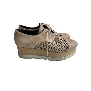 Capezzani Beige Leather Wedge ShoesWomen's Size 10 Light Academia Prep School